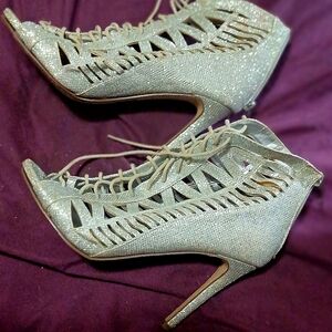 Paprika gold heels